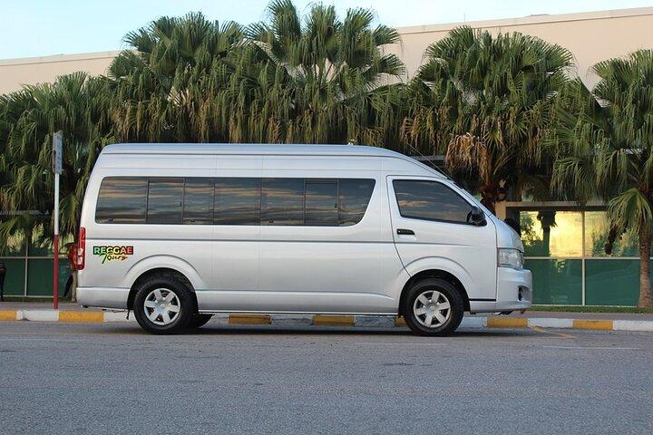 Private Montego Bay Airport Transfer to Ocho Rios Hotels