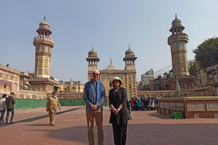 Lahore City, Fort, Museums and Walled City Exploration Tour