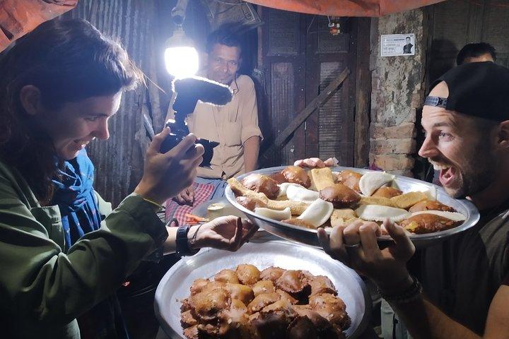 Food Tour in Dhaka : Taste the Best Foods of Dhaka
