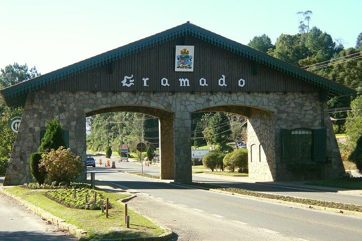 Shared Shuttle between Porto Alegre Airport and Gramado or Canela Hotels