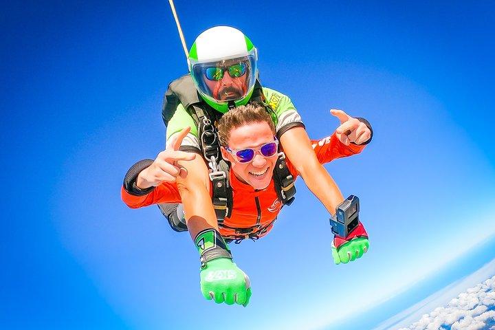 Tandem Skydiving — 30 min from Albufeira