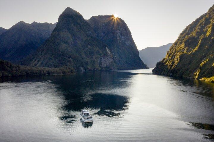 Doubtful Sound Wilderness Day Cruise from Manapouri