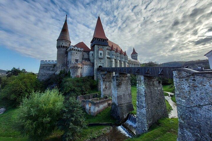 Exclusive Tour: Corvin Castle, Alba Iulia and traditional villages from Sibiu