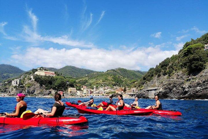 Kayak experience with Carnassa Tour in Cinque Terre + Snorkeling