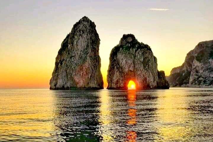 Private Tour of Capri by Boat at Sunset with Aperitif