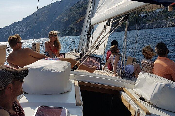 Small Group Sailing Tour in Amalfi Coast with Aperitif