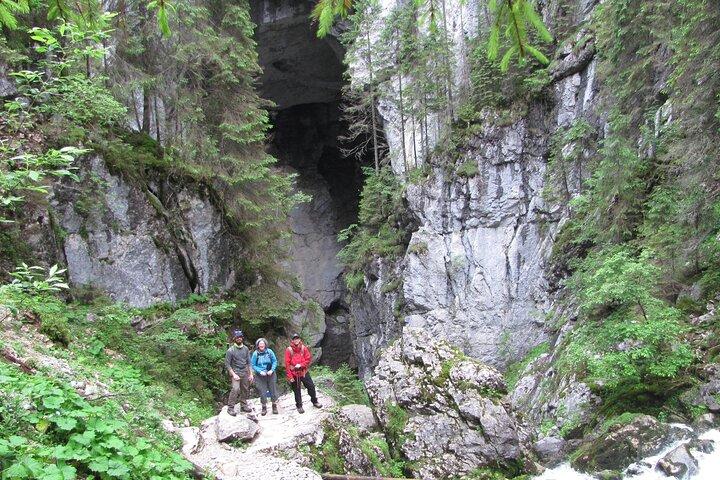 Private Full-Day Hiking Adventure in Padis Karst Plateau