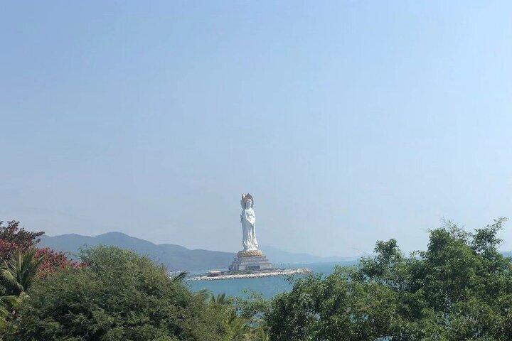 Private Day Tour in Sanya: Nanshan Cultural Tourism Zone and Luhuitou