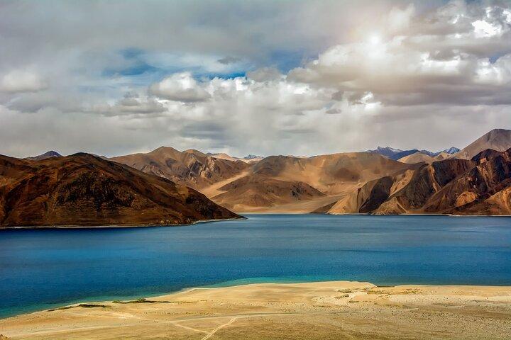 Explore Best of Ladakh in 5 Nights and 6 Days