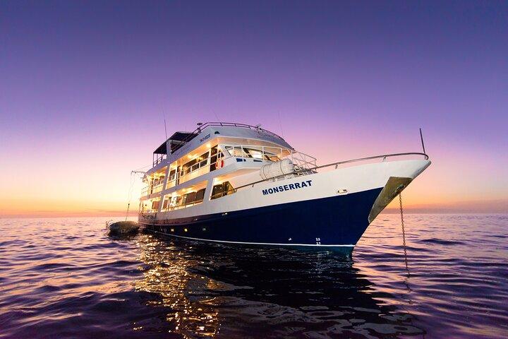 4-Day Galapagos Islands Cruise: Itinerary C (South) aboard the Monserrat Yacht