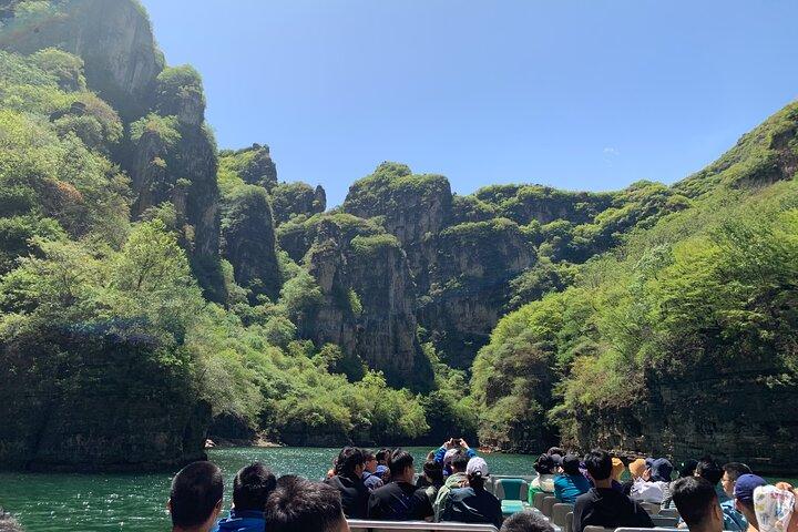 Private Day Tour to Longqing Gorge and Dingling at the Ming Tombs with Lunch and Boat Ride