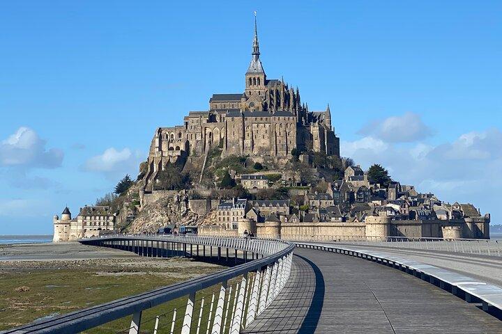 Mont Saint Michel / Bayeux, day tour with a licence local guide from Bayeux or Caen