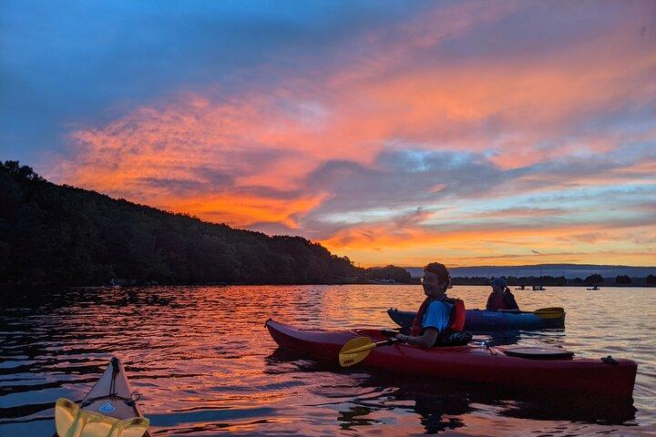 Nickajack Bat Cave Kayak Tour with Chattanooga Guided Adventures