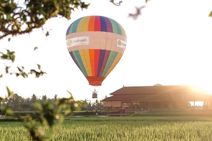Hot Air Balloon Experience with Meals at Ubud