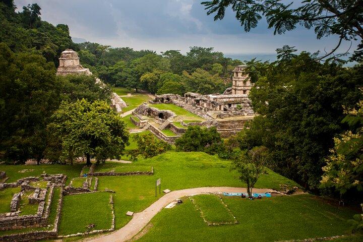 Full Day Tour to Palenque Archaeological Zone with Waterfalls