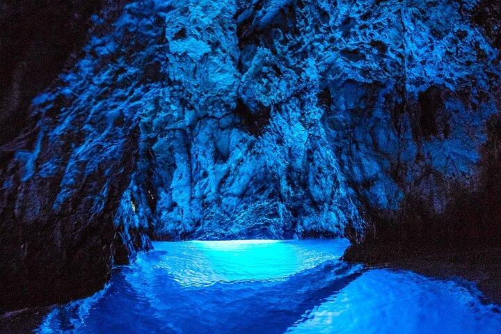 Blue cave group tour with swimming and snorkelling from Hvar