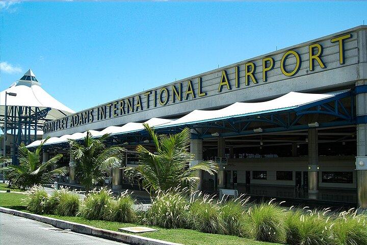 Private Roundtrip Airport Transfer in Barbados within 23km to 28km