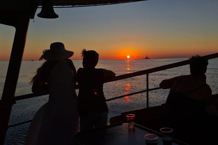 3 Hours Sunset and Dolphin Tour from Medulin with Sandra Boat
