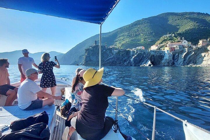 Cinque Terre tour with a traditional ligurian gozzo from Monterosso