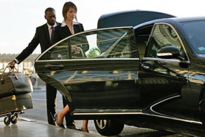 St. Maarten Private RED CARPET Airport pick up and transfers
