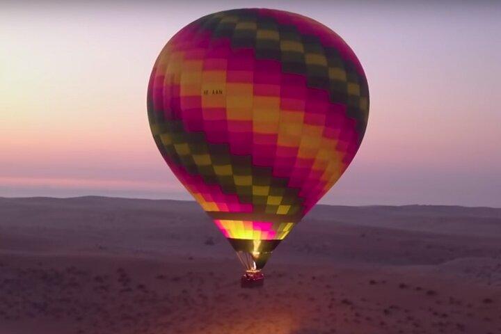 Beautiful Desert of Dubai By Hot Air Balloon