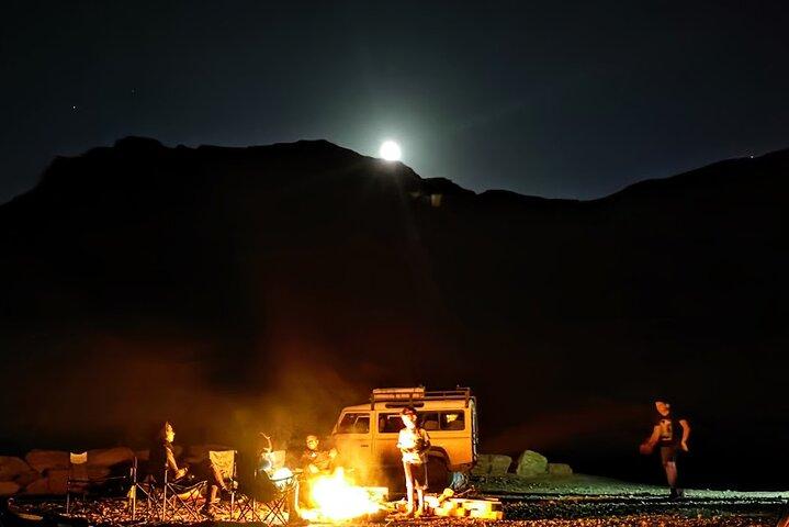 Twilight time Jeep tour and stargazing and bonfire in Ramon Crater