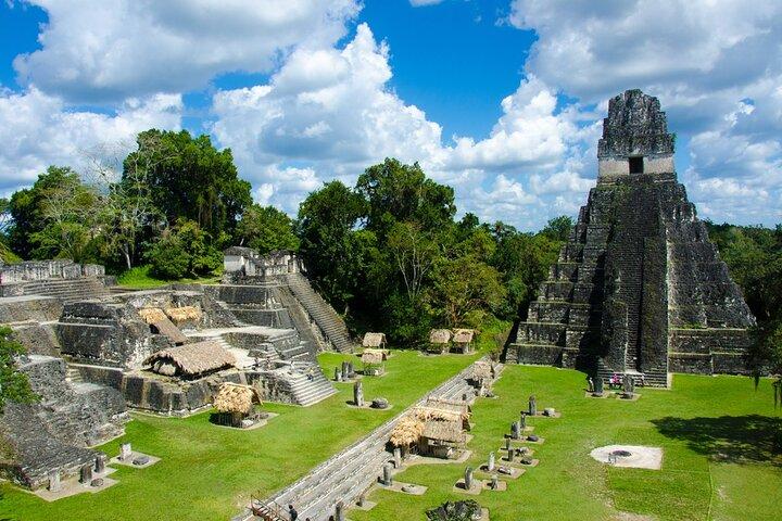 Full-Day Shared Tour to Tikal from Flores Peten with Lunch
