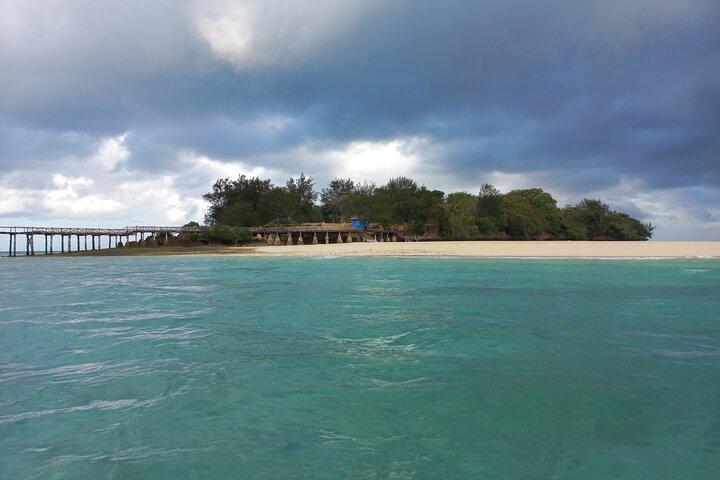 Full-day Prison Island, Nakupenda and Stone Town Tour with Lunch Buffet
