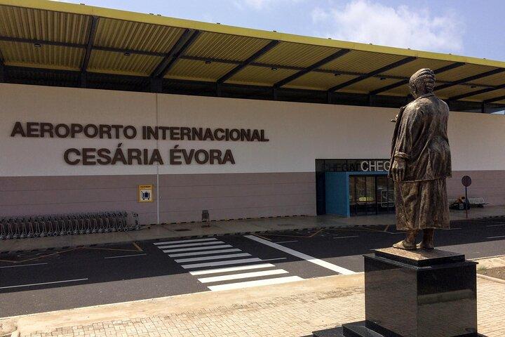 Airport Transfer Cesária Évora Int (VXE) to Mindelo or Vise Versa