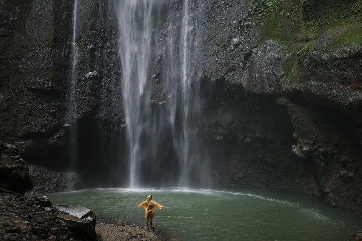 1 Day - Mount Bromo (5 spots) and Madakaripura waterfall // 23.00 - 18.00
