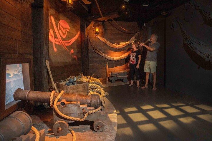 Sint Maarten Pirate Experience at the Rusty Parrot 