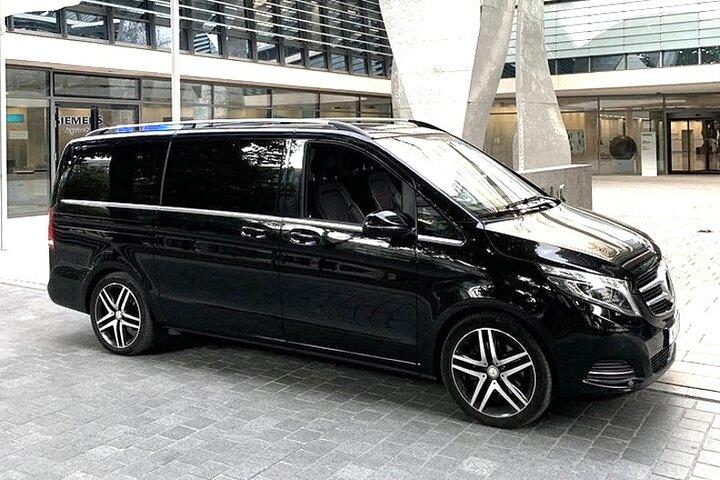 Private Transfer: Lourdes to Toulouse Airport TLS in Luxury Van