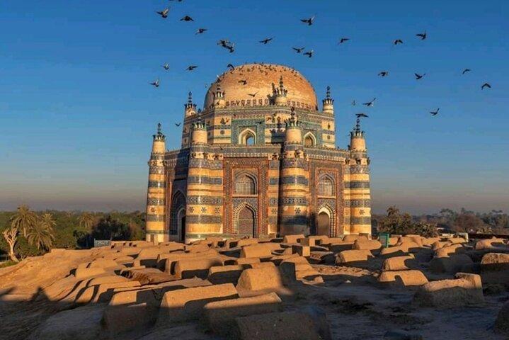 3-Days Guided Tour Of Multan, Bahawalpur, Uch Sharif & Derawar Fort (Cholistan)