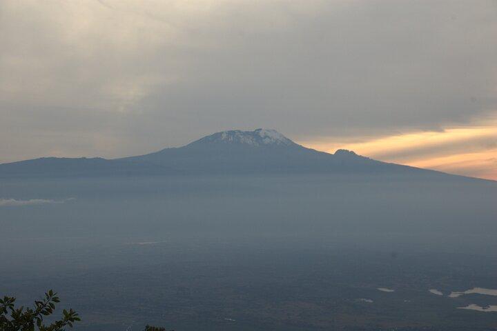 10 days hiking Mount Kilimanjaro 360 View of the mount - northern circuit.