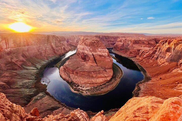 Lower Antelope Canyon and Horseshoe Bend Day Tour with Lunch