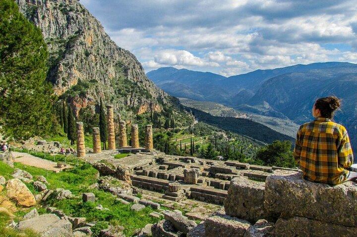 Delphi, Thermopylae, Corycian Cave 300 Spartans Tour from Athens
