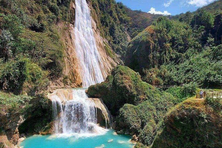 Tour to the Chiflón Waterfalls and Montebello Lagoons