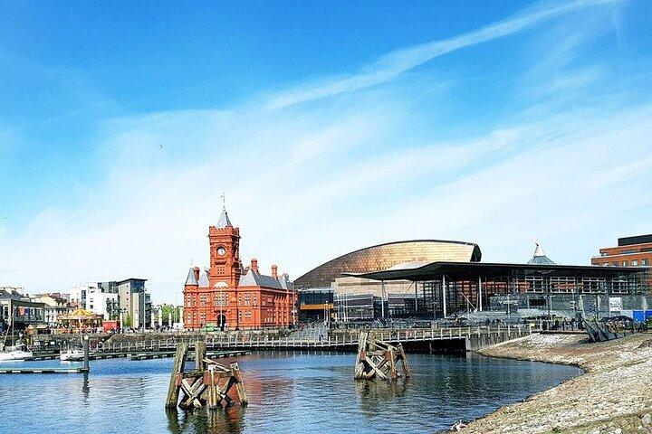 Sightseeing Tour Cardiff Bay and Vale of Glamorgan Full-Day Driver Guided 