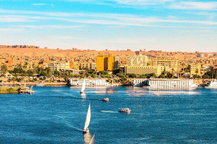 4 Days Nile Cruise From Aswan To Luxor With Abu Simbel Temples & Balloon