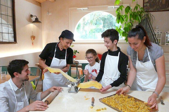 Tortellini Cooking Class with Mamma in Verona