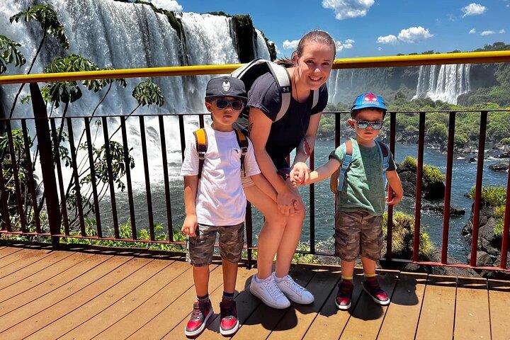 Private excursion Iguaçu waterfalls both sides + border triangle