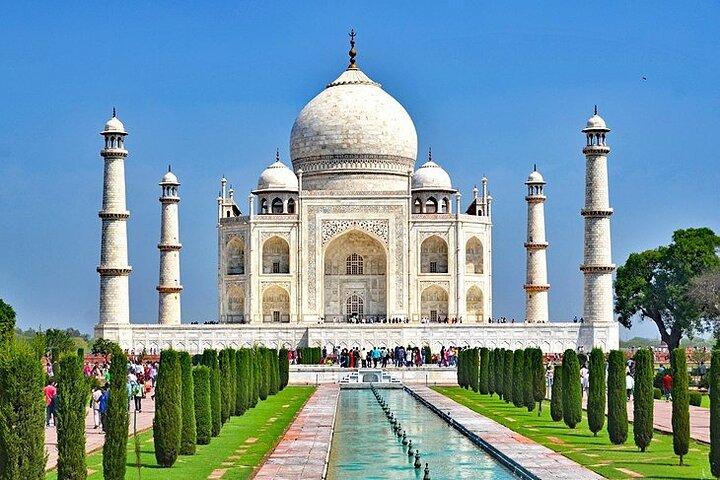 2-Night Private Tour of Taj Mahal and Agra with Pick Up from UAE