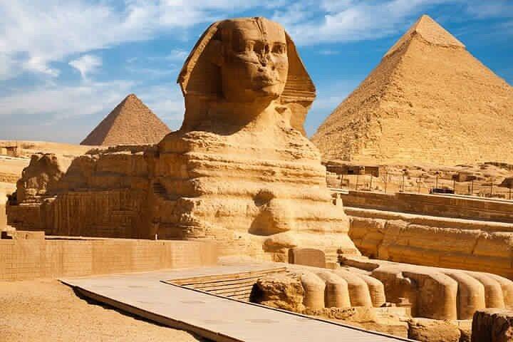 Cairo 1 Day Sightseeing Tour by bus from Hurghada