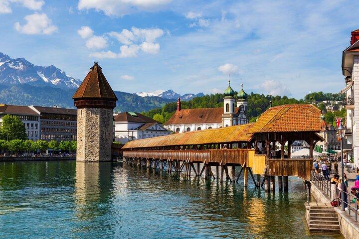 Luzern Elegance: Private City Walk and Lake Cruise from Basel