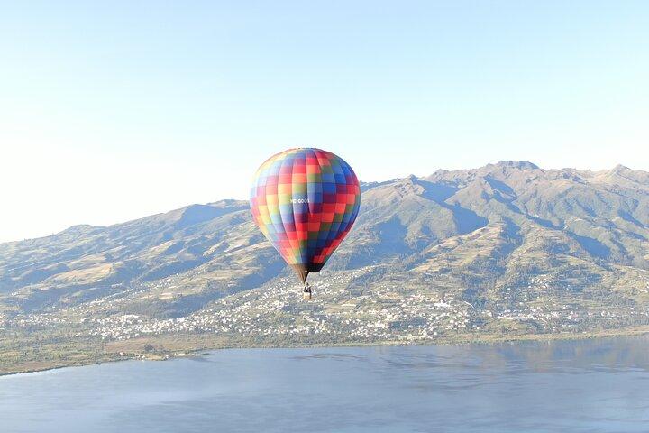 Private Free Flight in Hot Air Balloon for 2 in Ecuador