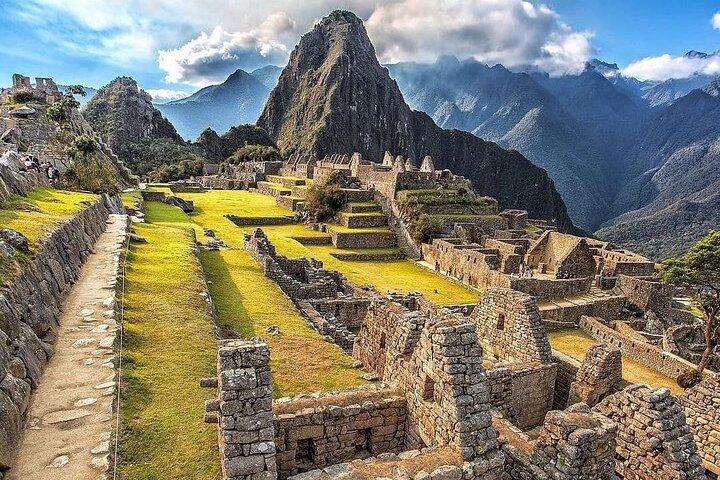 Private Guided Tour to Machu Picchu from Aguas Calientes