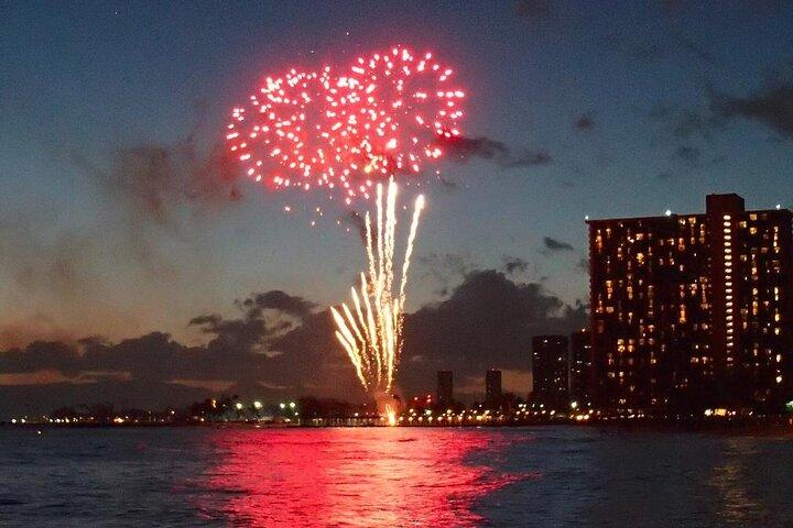Honolulu Sunset & Fireworks Dinner Cruise