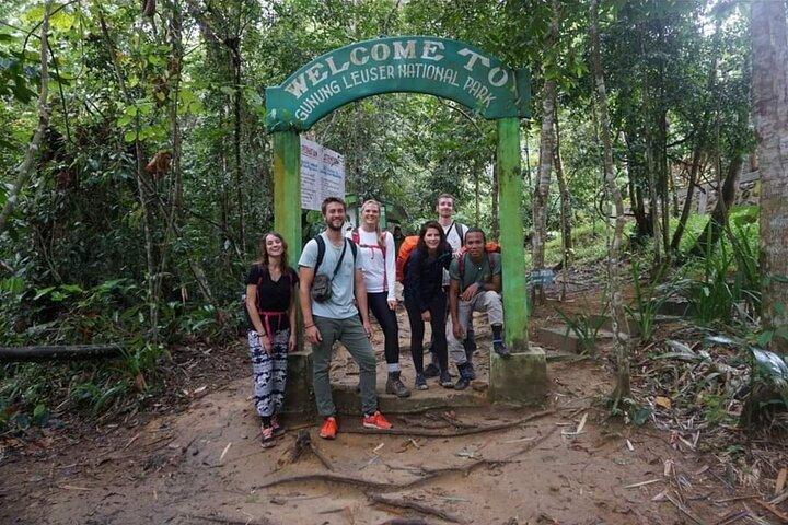 BUKITLAWANG-TOUR 3days-2 night jungle trekking(including rafting)