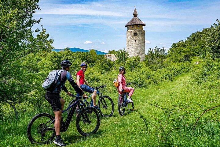 Plitvice Countryside Bike Tour with Barac Caves