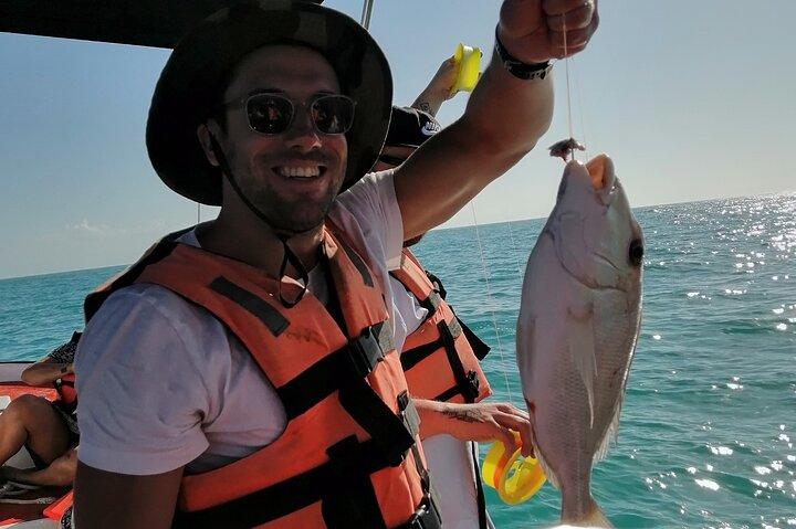 Private Fishing Tour in Holbox Island with Lunch and Pick up